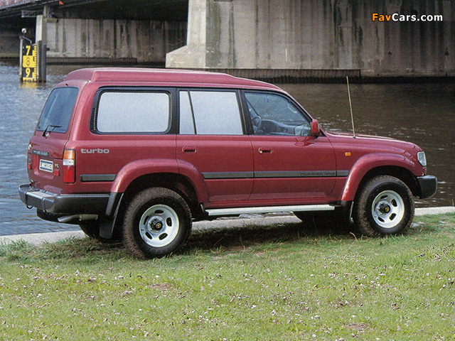 Toyota Land Cruiser 80 Customwagon 1991–97 wallpapers (640 x 480)