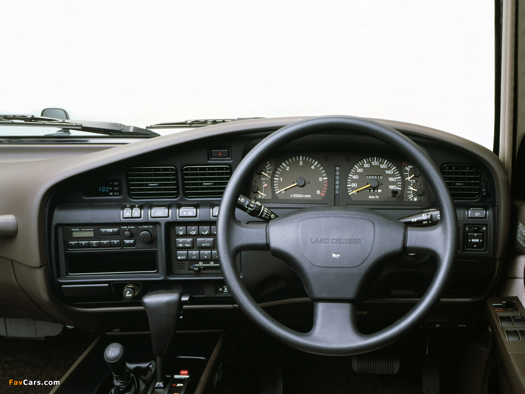 Toyota Land Cruiser 80 VAN VX JP-spec (HZ81V) 1992–94 photos (1024 x 768)