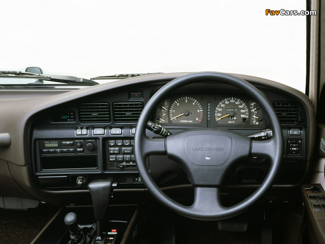 Toyota Land Cruiser 80 VAN VX JP-spec (HZ81V) 1992–94 photos (640 x 480)