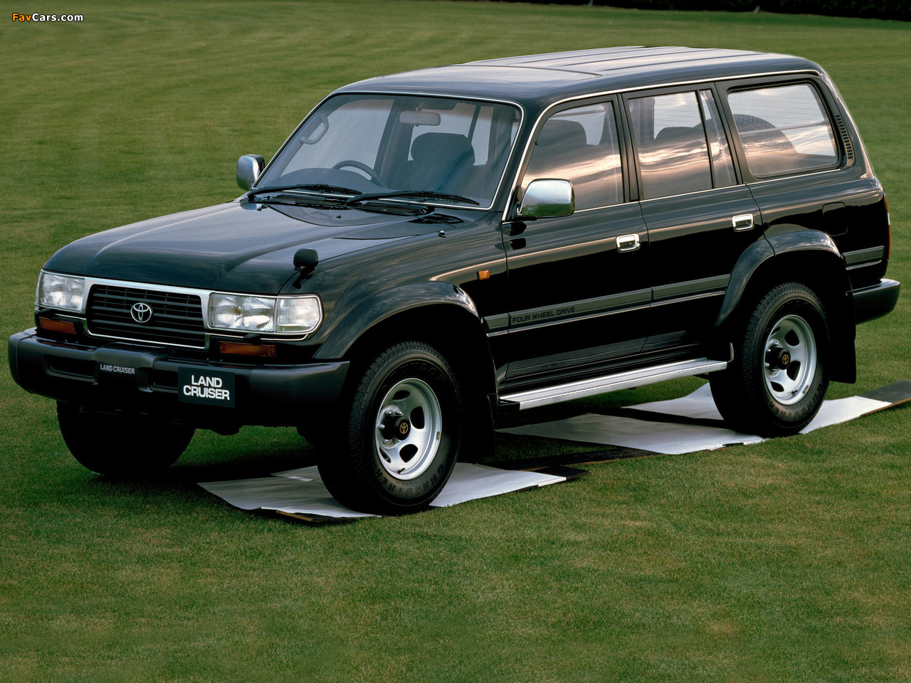 Toyota Land Cruiser 80 VAN VX JP-spec (HZ81V) 1995–97 wallpapers (1280 x 960)