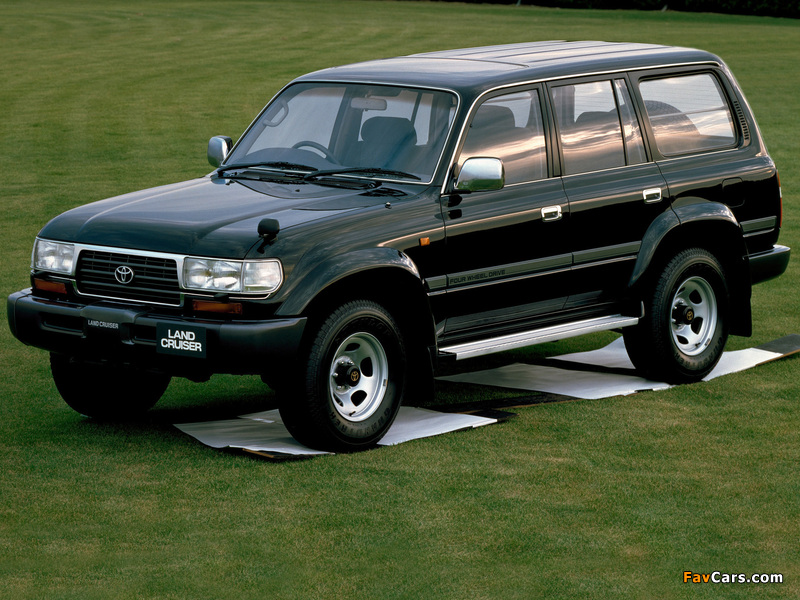 Toyota Land Cruiser 80 VAN VX JP-spec (HZ81V) 1995–97 wallpapers (800 x 600)