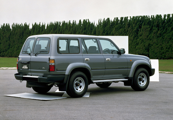 Toyota Land Cruiser 80 Wagon GX JP-spec (HZ81V) 1995–97 wallpapers