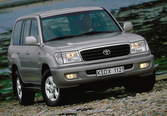 Toyota Land Cruiser 100 VX (J100-101) 1998–2002 images