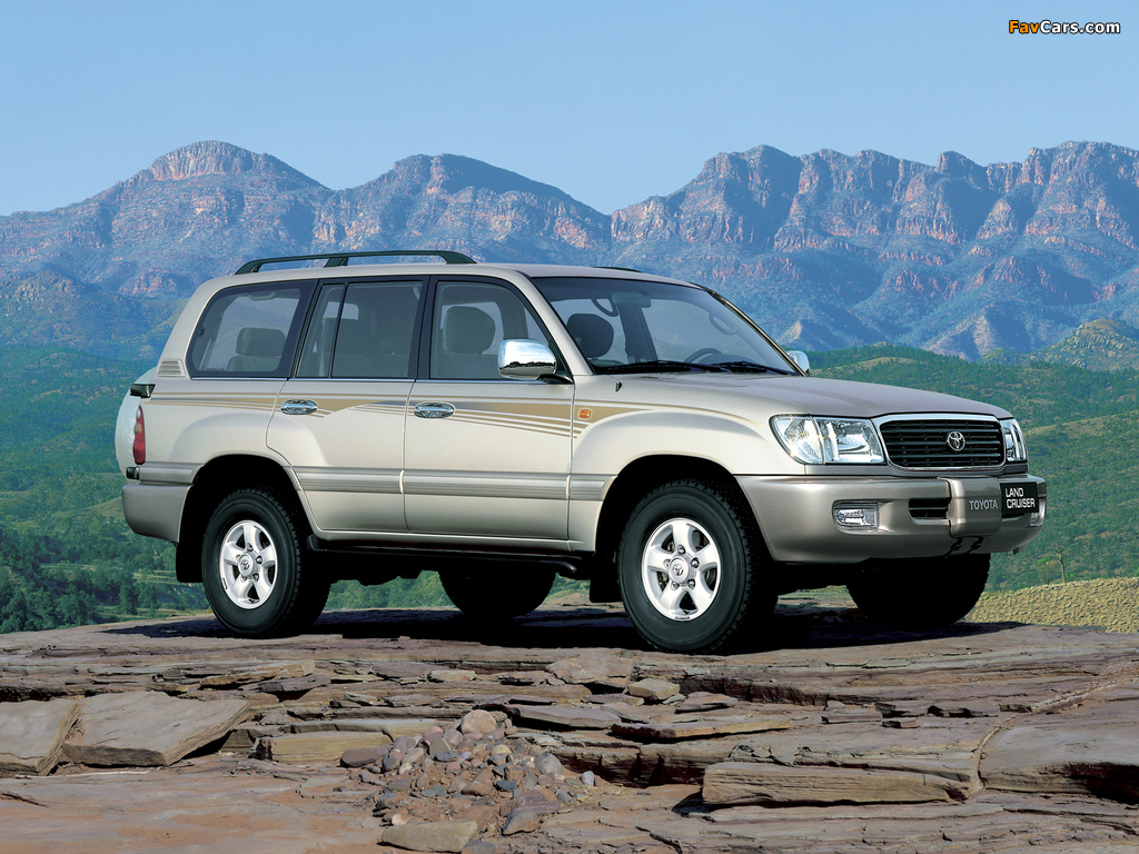 Toyota Land Cruiser 100 VX UAE-spec (J100-101) 1998–2002 images (1024 x 768)