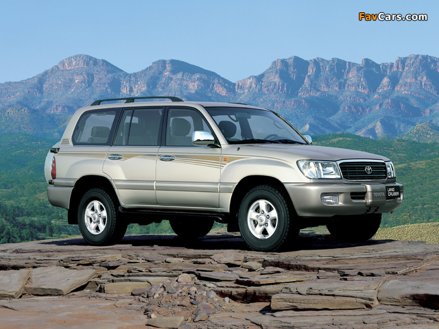 Toyota Land Cruiser 100 VX UAE-spec (J100-101) 1998–2002 images (640 x 480)