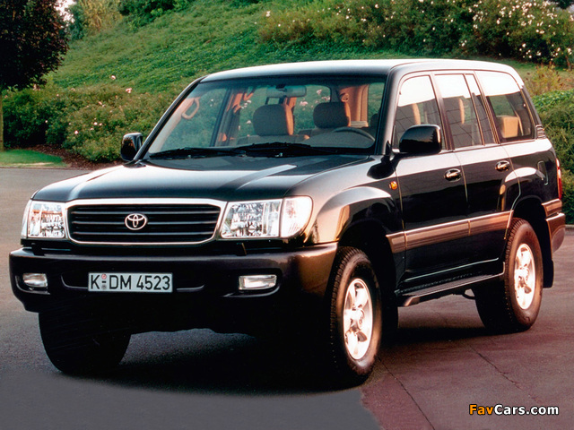 Toyota Land Cruiser 100 VX (J100-101) 1998–2002 photos (640 x 480)