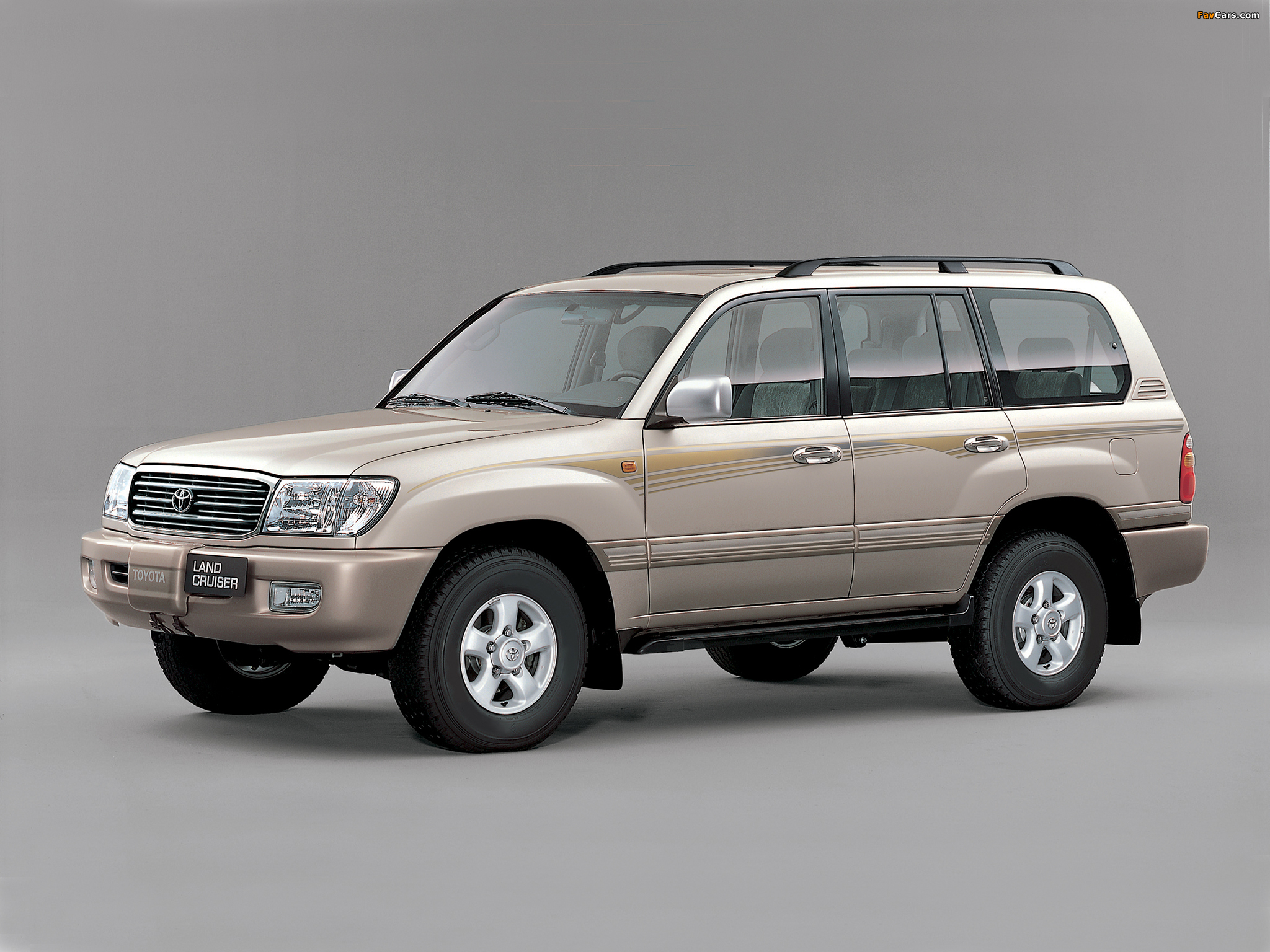 Toyota Land Cruiser 100 VX UAE-spec (J100-101) 1998–2002 pictures (2048 x 1536)