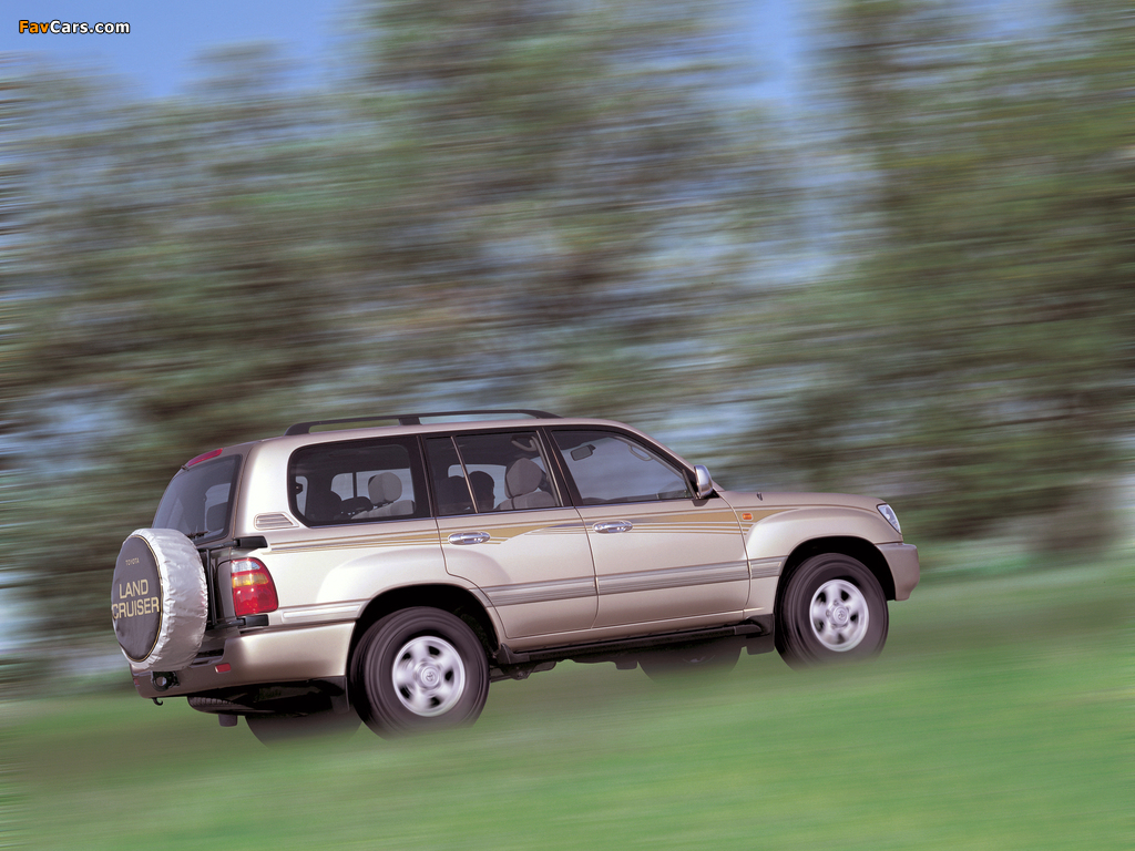 Toyota Land Cruiser 100 VX UAE-spec (J100-101) 1998–2002 pictures (1024 x 768)