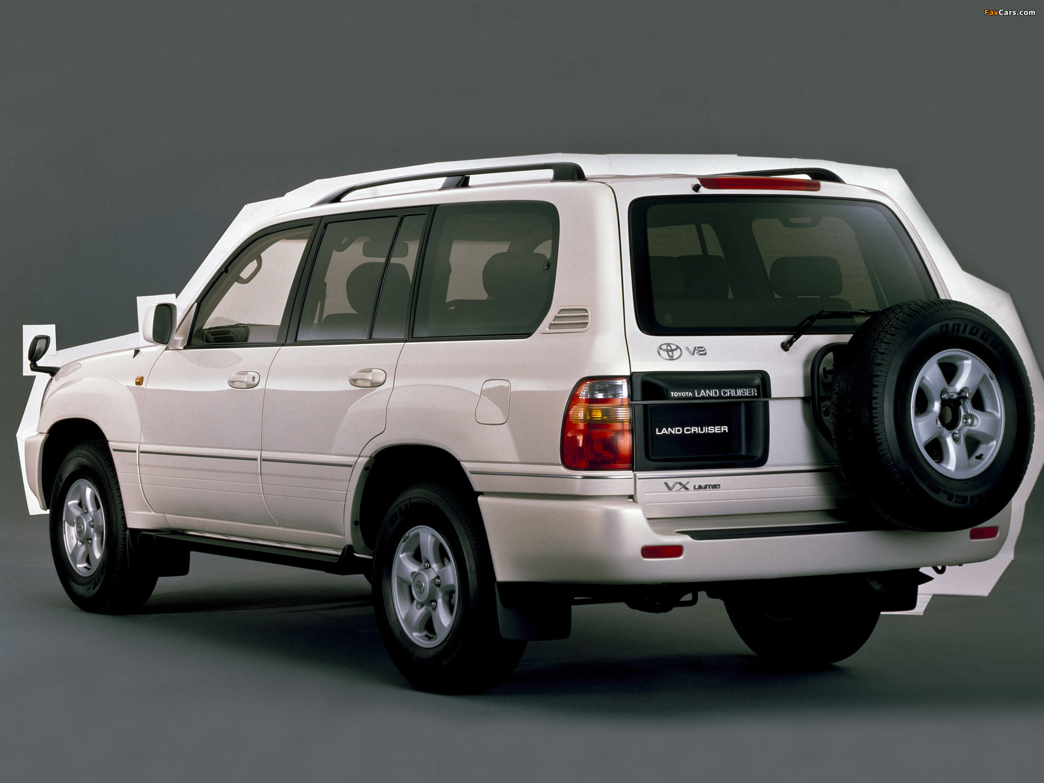 Toyota Land Cruiser 100 Wagon VX Limited G-Selection JP-spec (UZJ100W) 1998–2002 pictures (2048 x 1536)