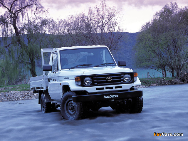 Toyota Land Cruiser Cab Chassis (J79) 1999–2007 wallpapers (640 x 480)