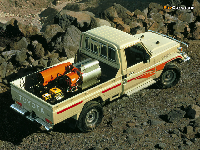 Toyota Land Cruiser Pickup (J79) 1999–2007 wallpapers (640 x 480)