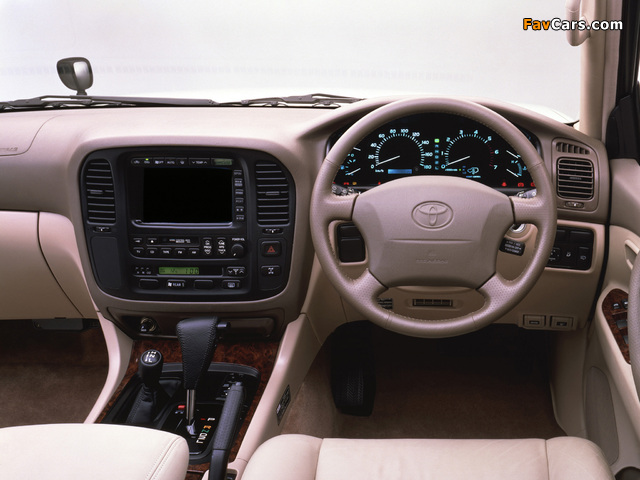 Toyota Land Cruiser 100 VX Active Vacation (UZJ100W) 2000–02 pictures (640 x 480)