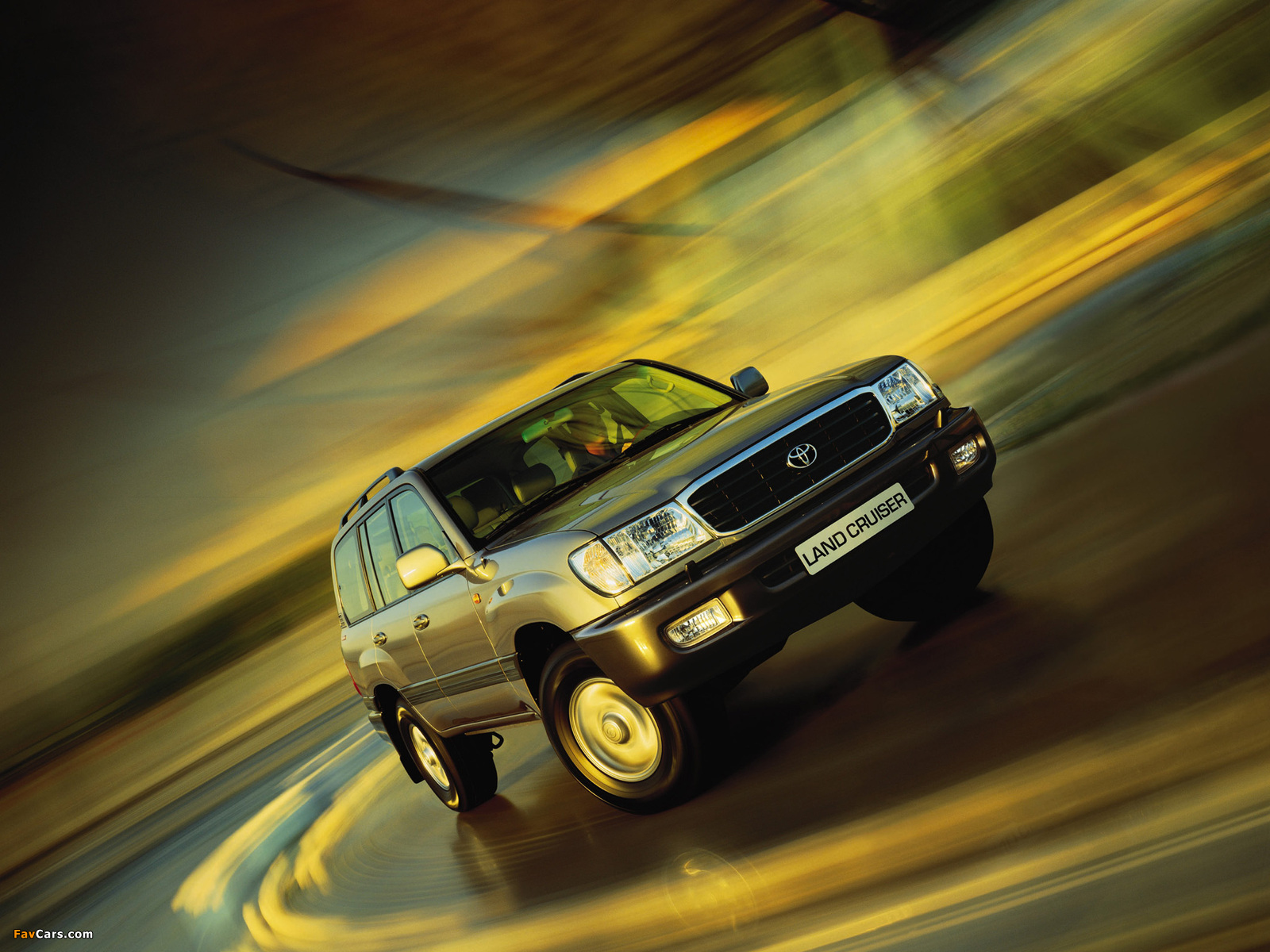 Toyota Land Cruiser 100 50th Anniversary 2001 wallpapers (1600 x 1200)