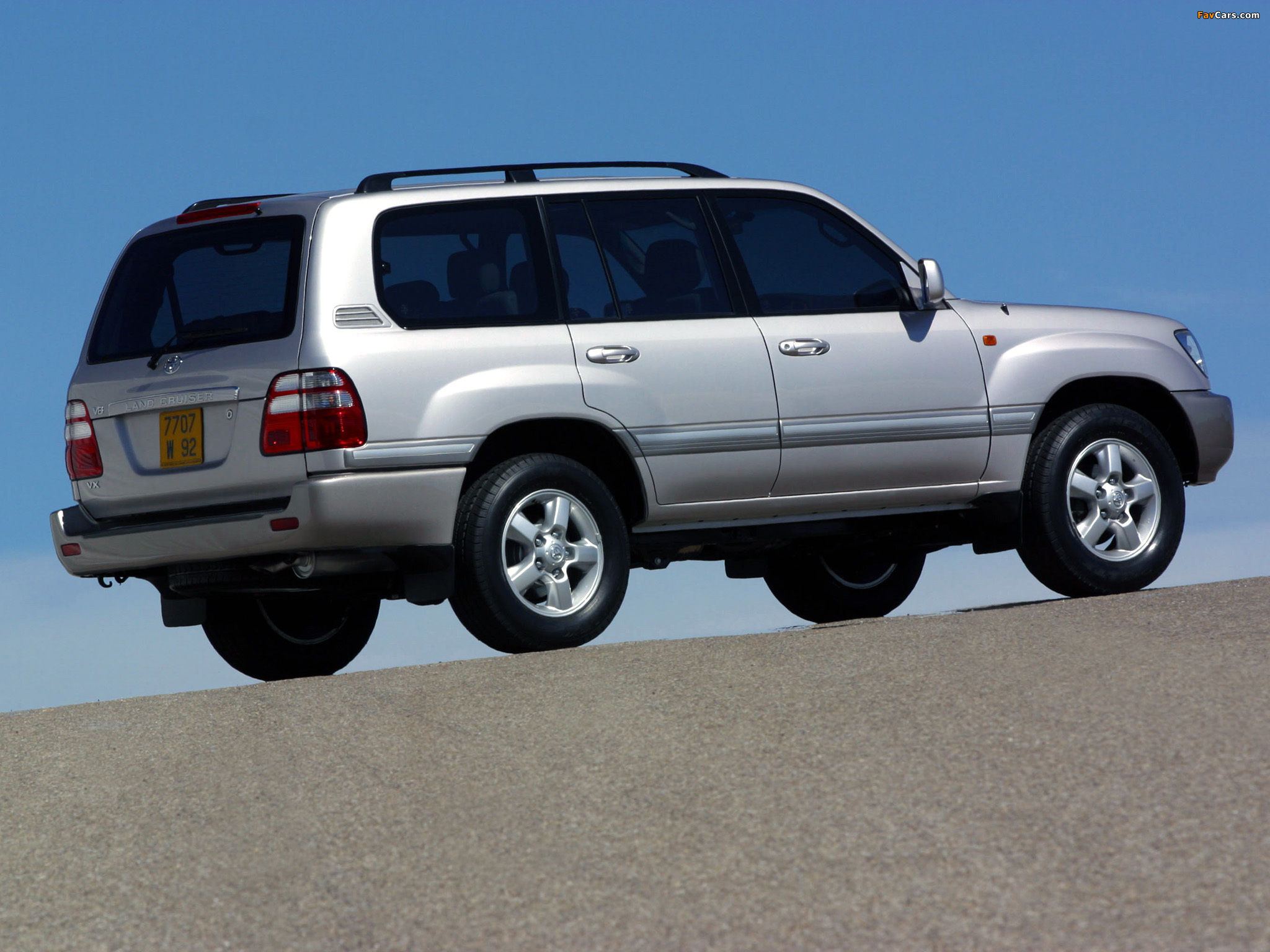 Toyota Land Cruiser 100 VX (J100-101) 2002–05 images (2048 x 1536)