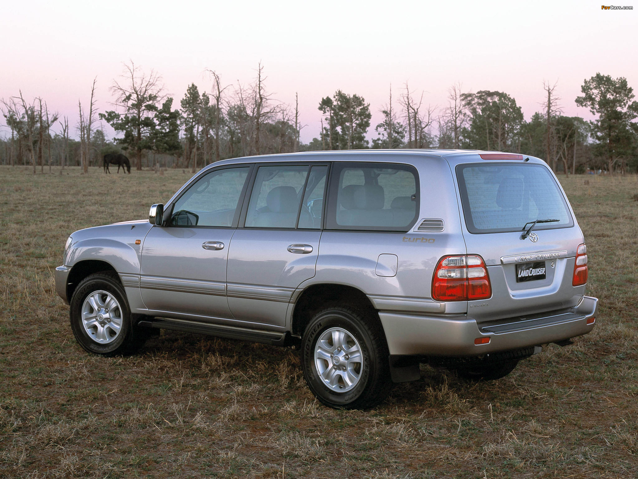 Toyota Land Cruiser 100 Sahara TD AU-spec (HDJ101K) 2002–05 photos (2048 x 1536)