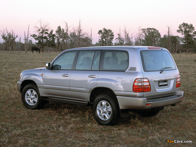 Toyota Land Cruiser 100 Sahara TD AU-spec (HDJ101K) 2002–05 photos (800 x 600)