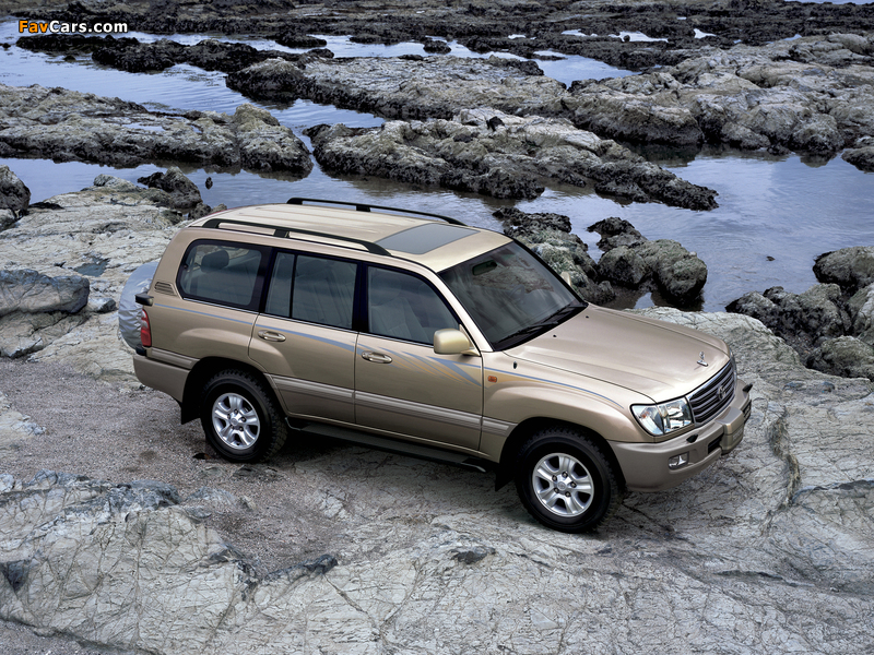 Toyota Land Cruiser 100 VX-R UAE-spec (J100-101) 2002–05 photos (800 x 600)