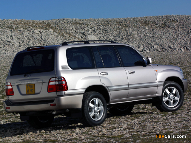Toyota Land Cruiser 100 VX (J100-101) 2002–05 pictures (640 x 480)