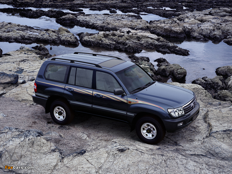 Toyota Land Cruiser 100 VX UAE-spec (J100-101) 2005–07 images (800 x 600)