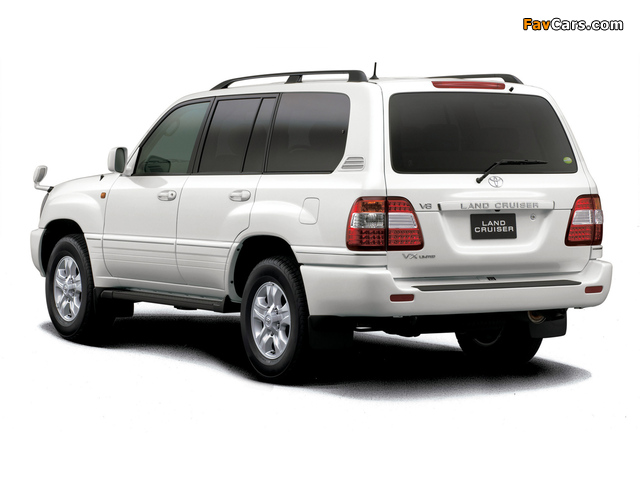 Toyota Land Cruiser 100 Wagon VX Limited G-Selection JP-spec (J100-101) 2005–07 photos (640 x 480)