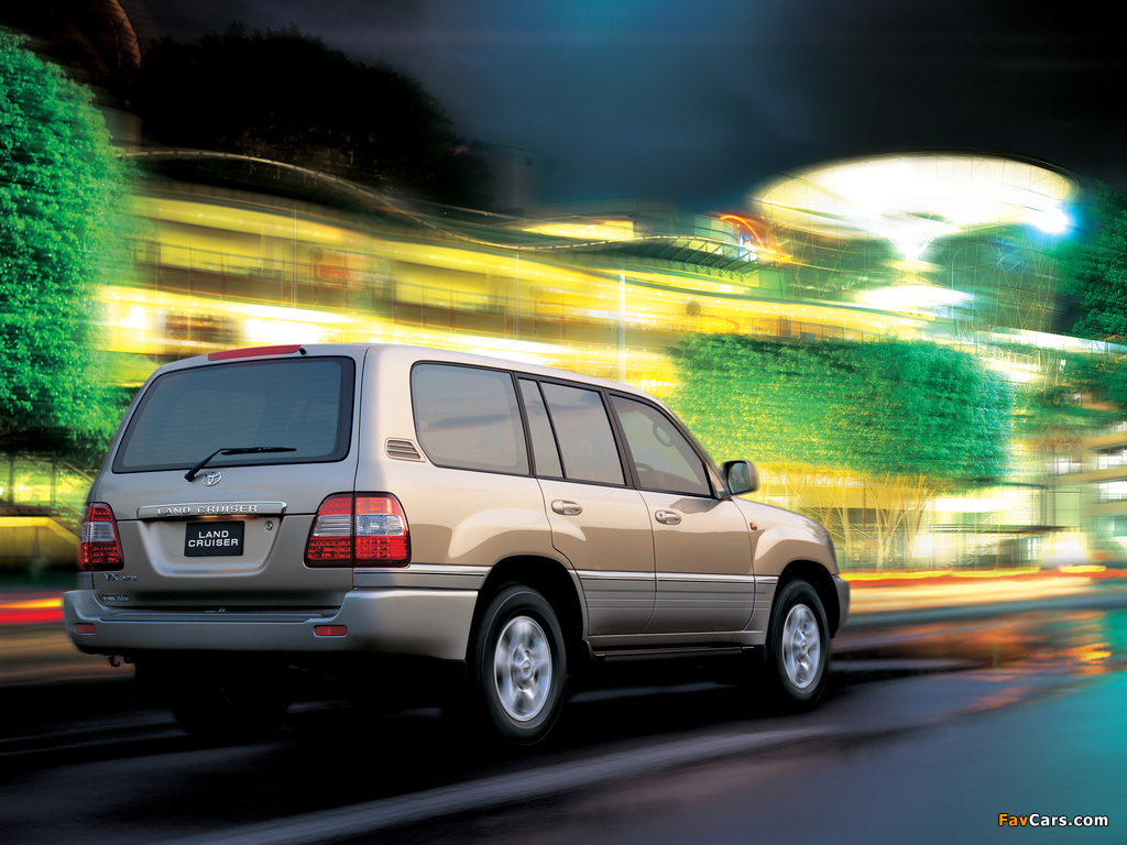 Toyota Land Cruiser 100 Van VX Limited G-Selection JP-spec (J100-101) 2005–07 pictures (1024 x 768)