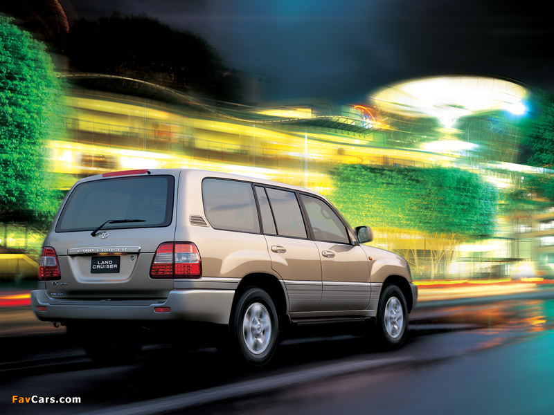 Toyota Land Cruiser 100 Van VX Limited G-Selection JP-spec (J100-101) 2005–07 pictures (800 x 600)