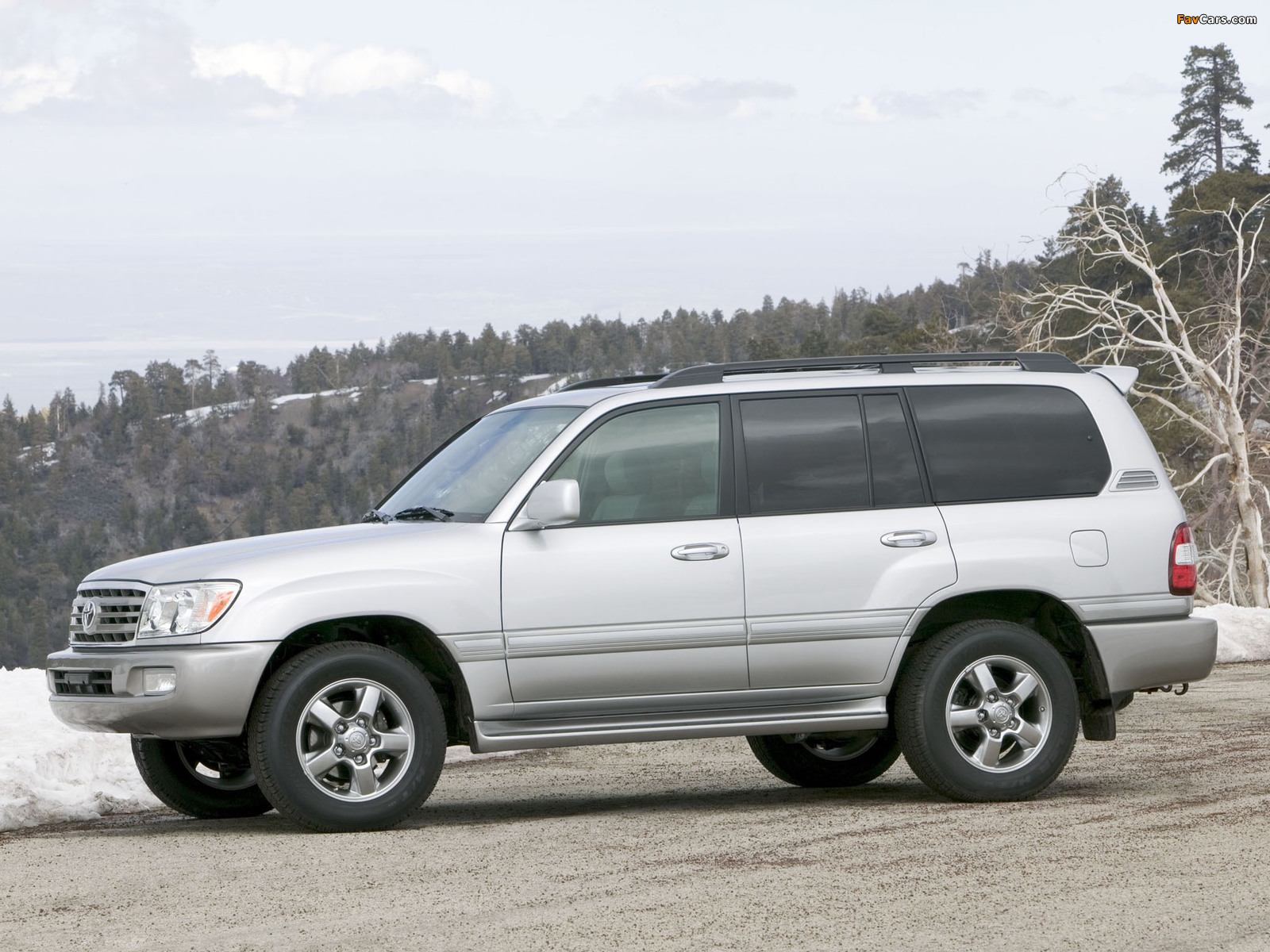 Toyota Land Cruiser 100 US-spec (UZJ100W) 2005–07 pictures (1600 x 1200)