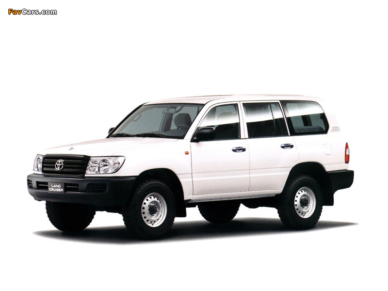 Toyota Land Cruiser 100 G UAE-spec (HZJ100) 2005–07 wallpapers (800 x 600)