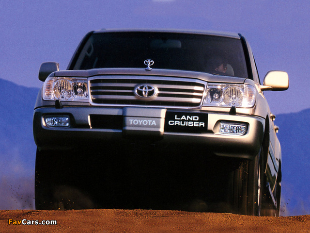 Toyota Land Cruiser 100 VX-R CN-spec (J100-101) 2005–07 wallpapers (640 x 480)
