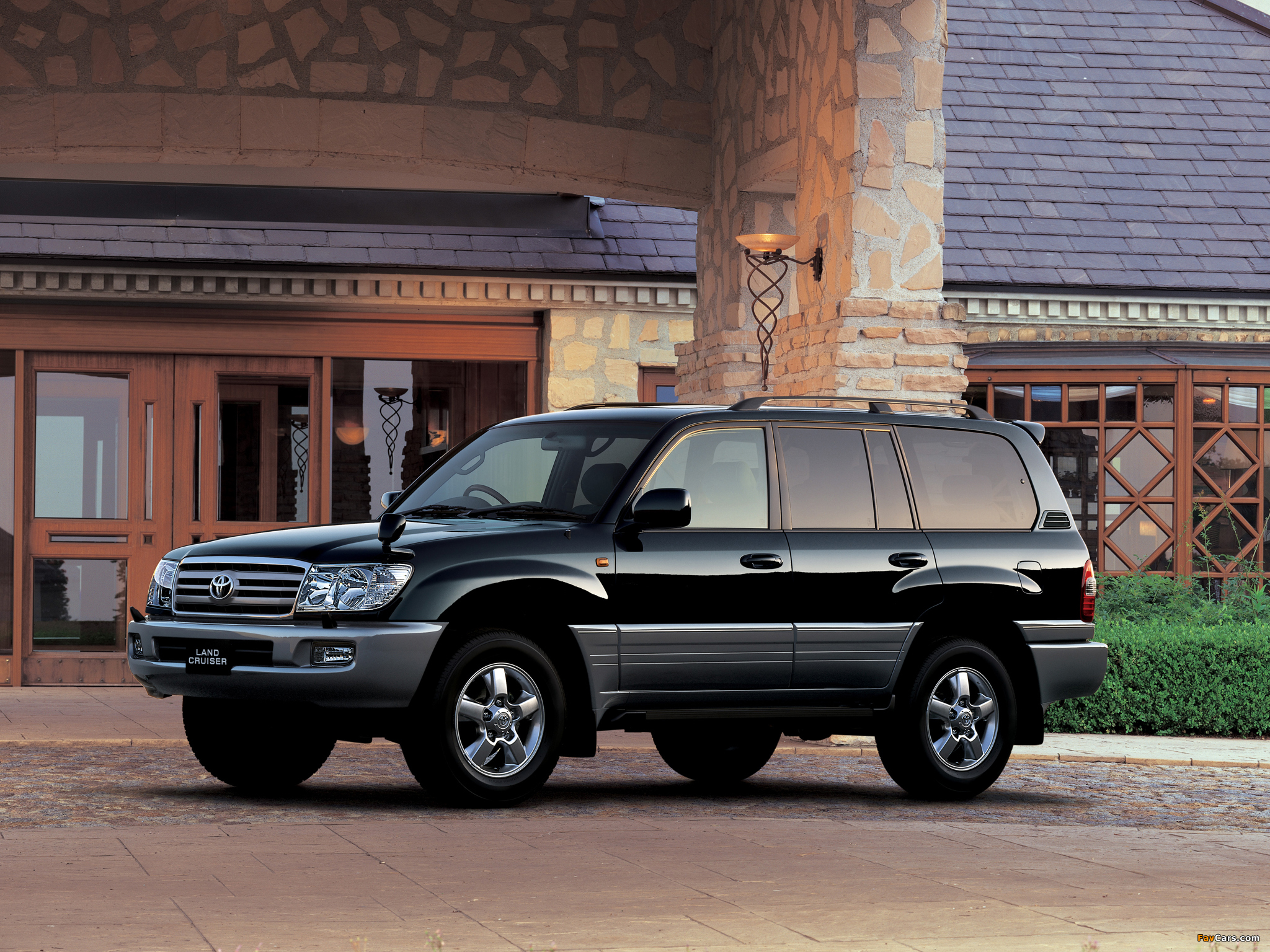 Toyota Land Cruiser 100 Wagon VX Limited G-Selection Touring Edition JP-spec (UZJ100W) 2005–07 wallpapers (2048 x 1536)