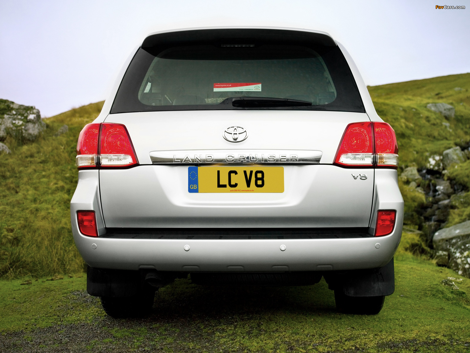 Toyota Land Cruiser V8 UK-spec (VDJ200) 2007–12 pictures (1600 x 1200)