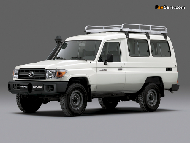 Toyota Land Cruiser UAE-spec (J78) 2007 pictures (640 x 480)