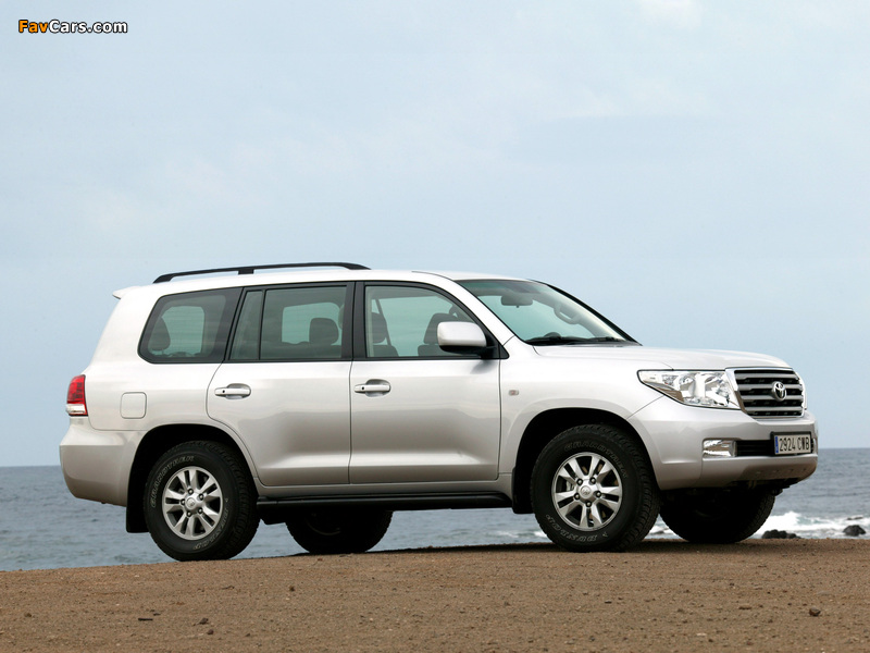 Toyota Land Cruiser 200 (UZJ200) 2007–12 pictures (800 x 600)