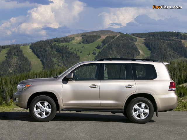 Toyota Land Cruiser 200 US-spec (URJ200) 2007–12 pictures (640 x 480)