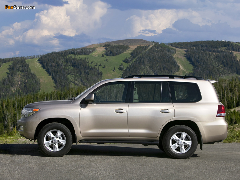 Toyota Land Cruiser 200 US-spec (URJ200) 2007–12 pictures (800 x 600)