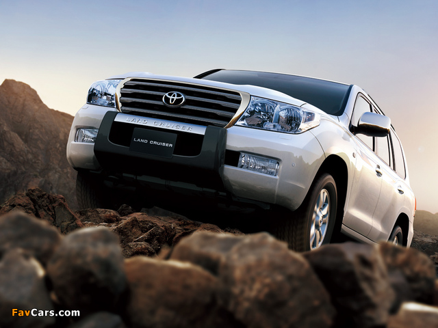 Toyota Land Cruiser 200 VX-R UAE-spec (UZJ200) 2007–10 wallpapers (640 x 480)