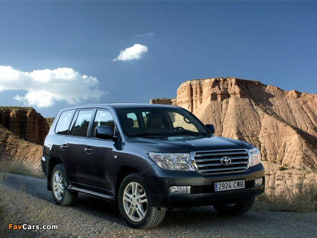 Toyota Land Cruiser 200 (UZJ200) 2007–12 wallpapers (640 x 480)