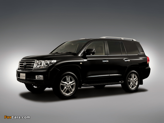 Toyota Land Cruiser 200 60th Anniversary JP-spec (UZJ200) 2011 pictures (640 x 480)