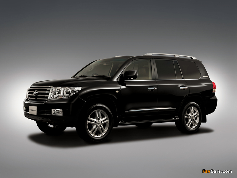 Toyota Land Cruiser 200 60th Anniversary JP-spec (UZJ200) 2011 pictures (800 x 600)