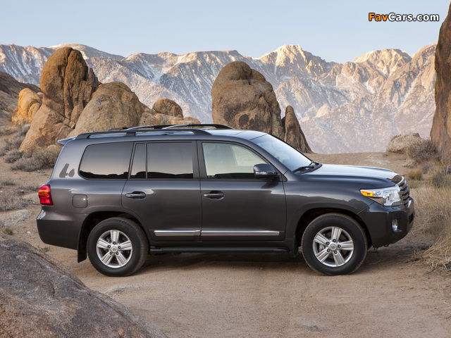 Toyota Land Cruiser US-spec (URJ200) 2012 pictures (640 x 480)