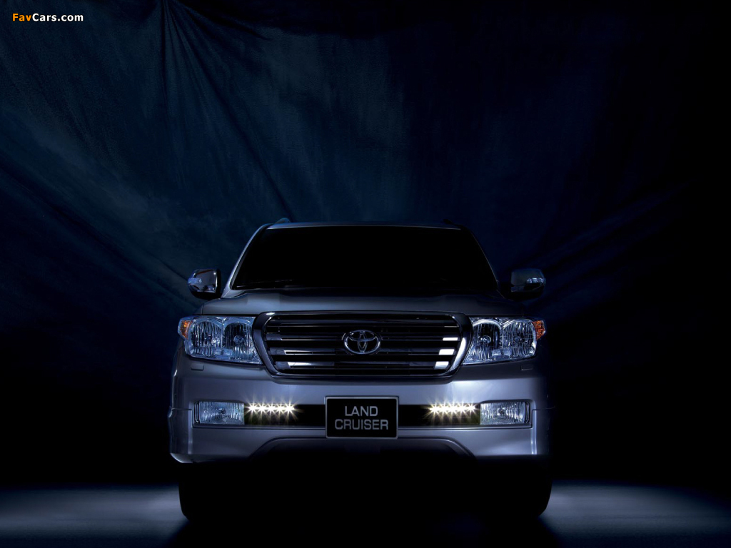 Toyota Land Cruiser 200 VX-R UAE-spec (URJ200W) 2012 wallpapers (1024 x 768)