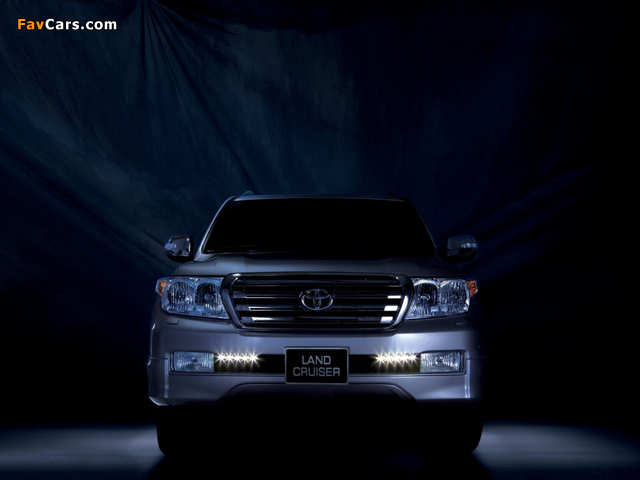 Toyota Land Cruiser 200 VX-R UAE-spec (URJ200W) 2012 wallpapers (640 x 480)