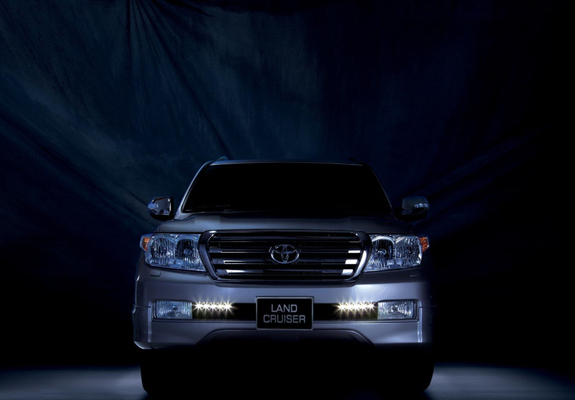 Toyota Land Cruiser 200 VX-R UAE-spec (URJ200W) 2012 wallpapers
