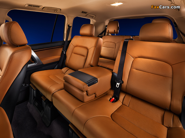 Toyota Land Cruiser 200 Brownstone (URJ200) 2014 images (640 x 480)