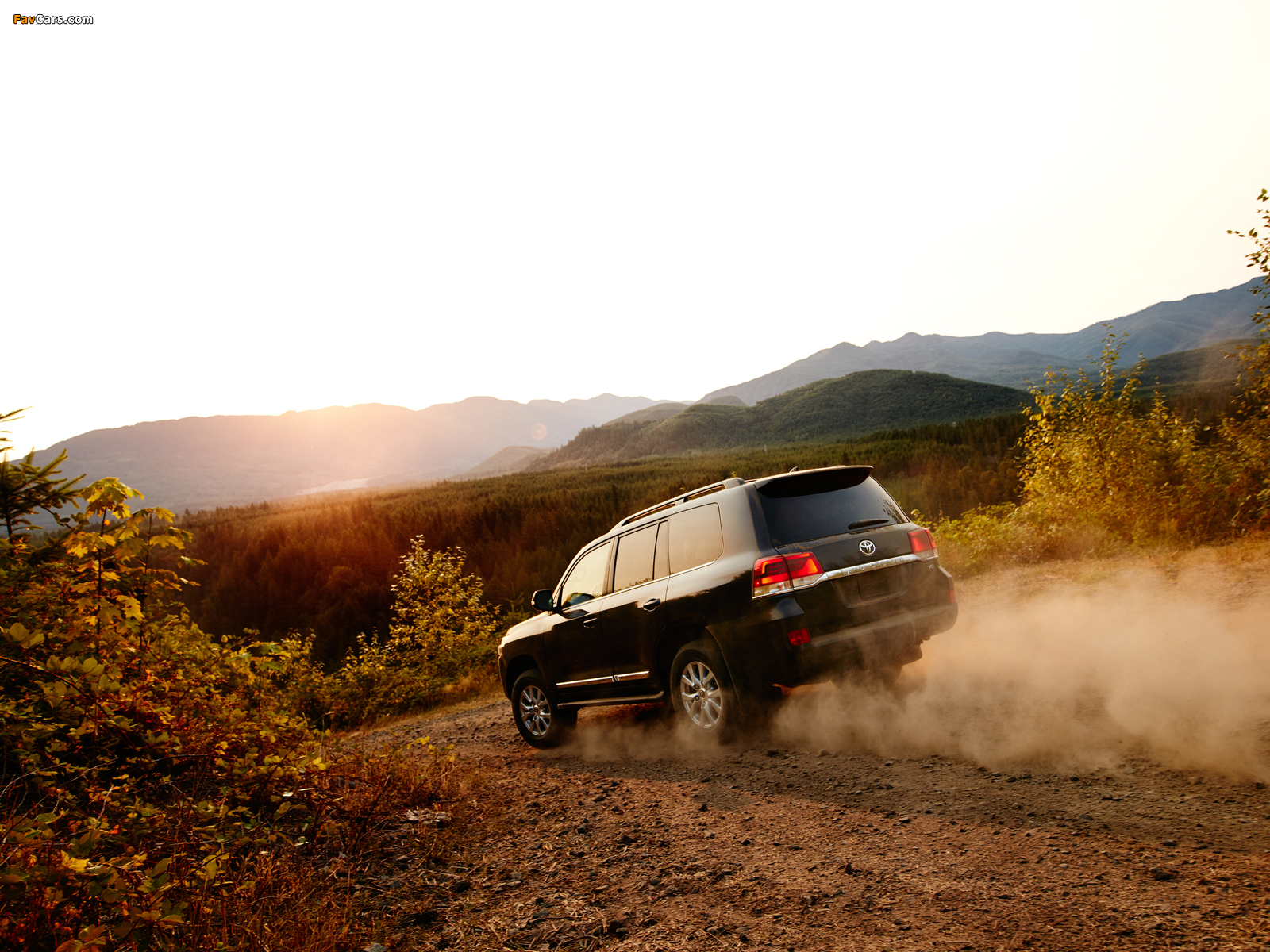 Toyota Land Cruiser US-spec (URJ200) 2015 pictures (1600 x 1200)