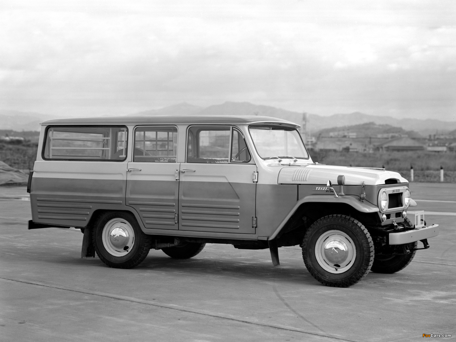 Toyota Land Cruiser (FJ45V) 1960–67 images (1600 x 1200)