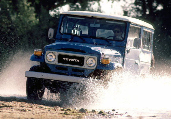 Toyota Land Cruiser 40 (BJ44V) 1979–82 pictures