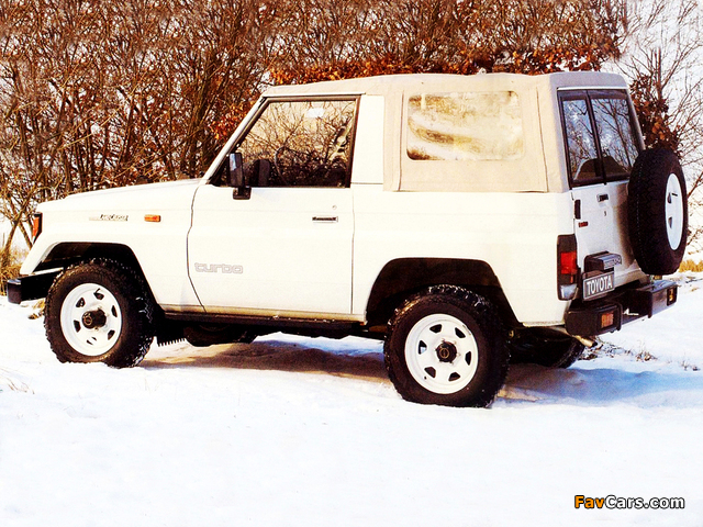 Toyota Land Cruiser Canvas Top (BJ74) 1984–90 pictures (640 x 480)