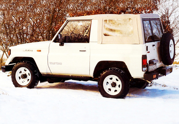 Toyota Land Cruiser Canvas Top (BJ74) 1984–90 pictures