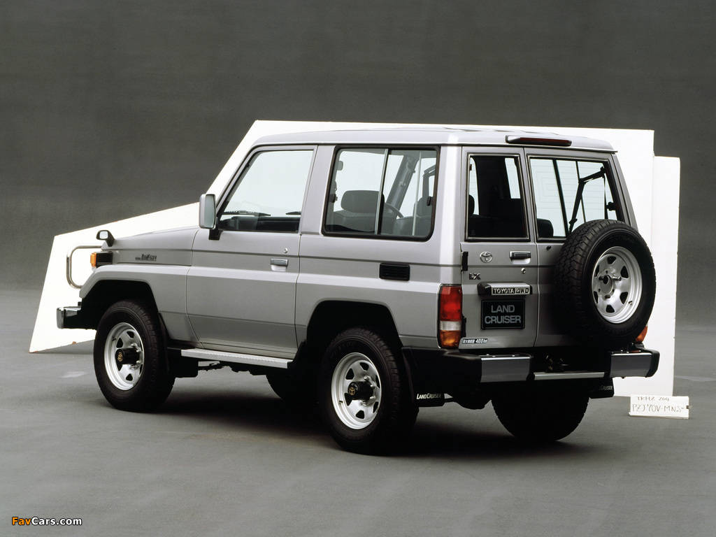 Toyota Land Cruiser (BJ71V) 1985–90 photos (1024 x 768)